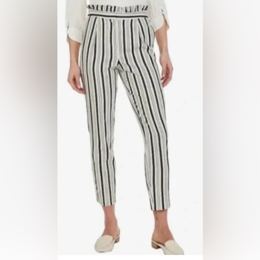 Express Women's Black and White Striped Straight Leg Pants, size 6R in EUC!!!